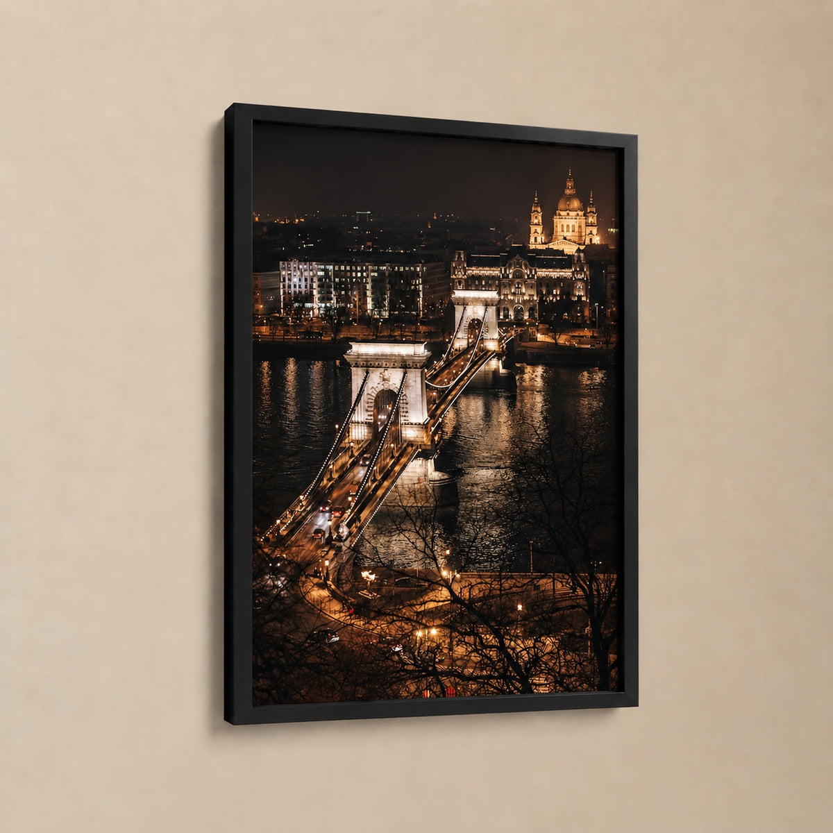 Budapest After Dark с черна рамка