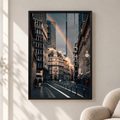 Постер London Rainbow – постер 5:7 в черна рамка със стъкло, светъл минималистичен интериор